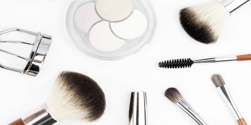 Previene los riesgos de los cosméticos con nuestra ayuda | Unika